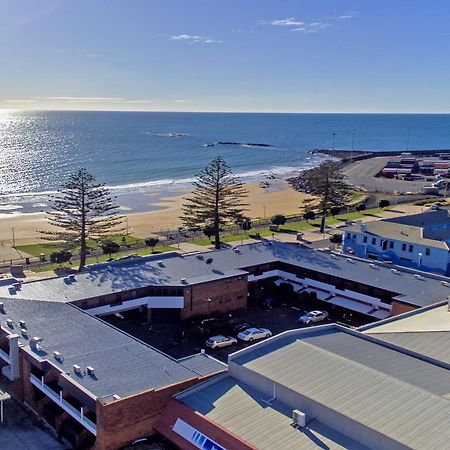 Beachfront Voyager Motor Inn Burnie Exteriör bild
