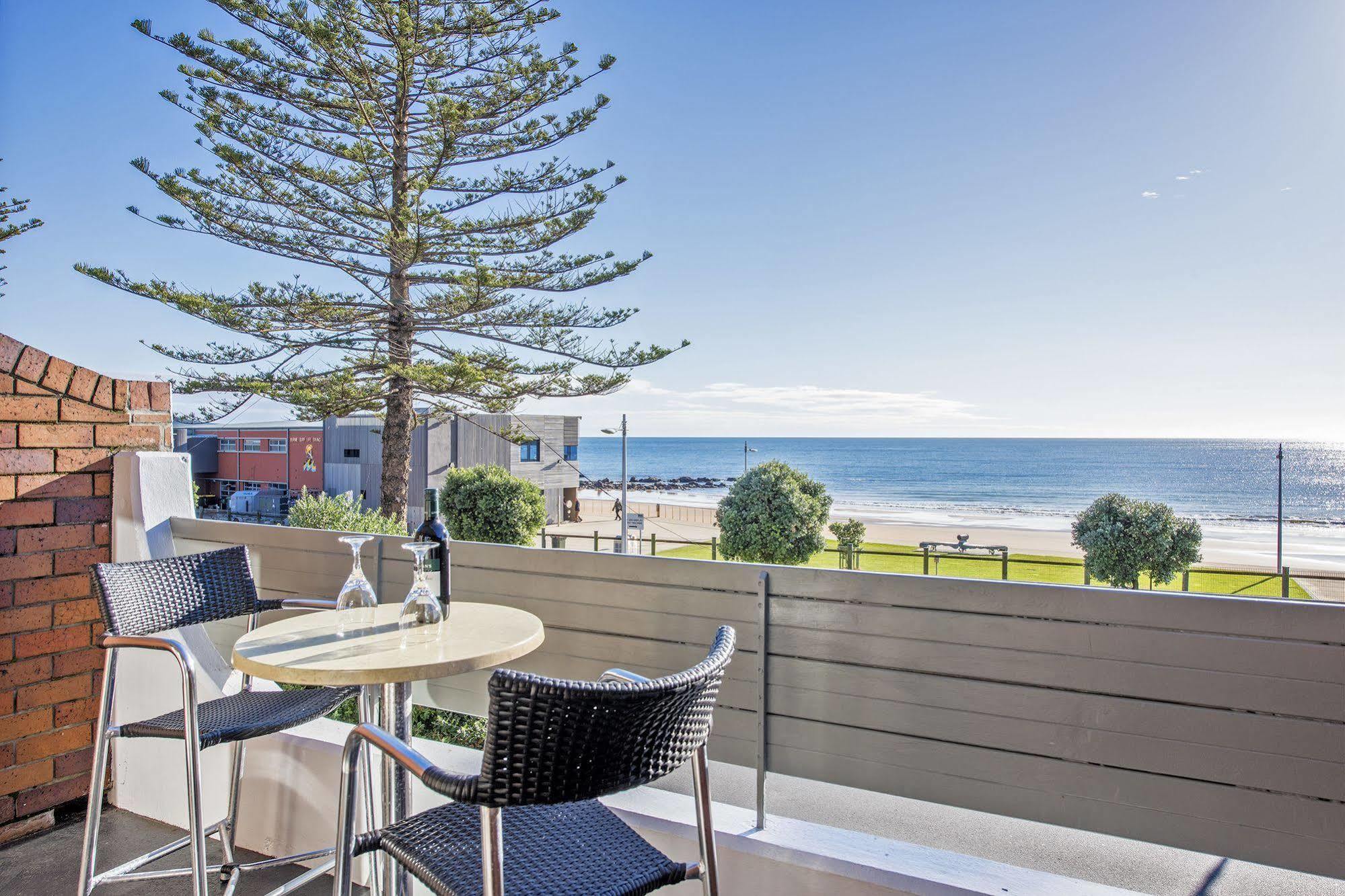Beachfront Voyager Motor Inn Burnie Exteriör bild