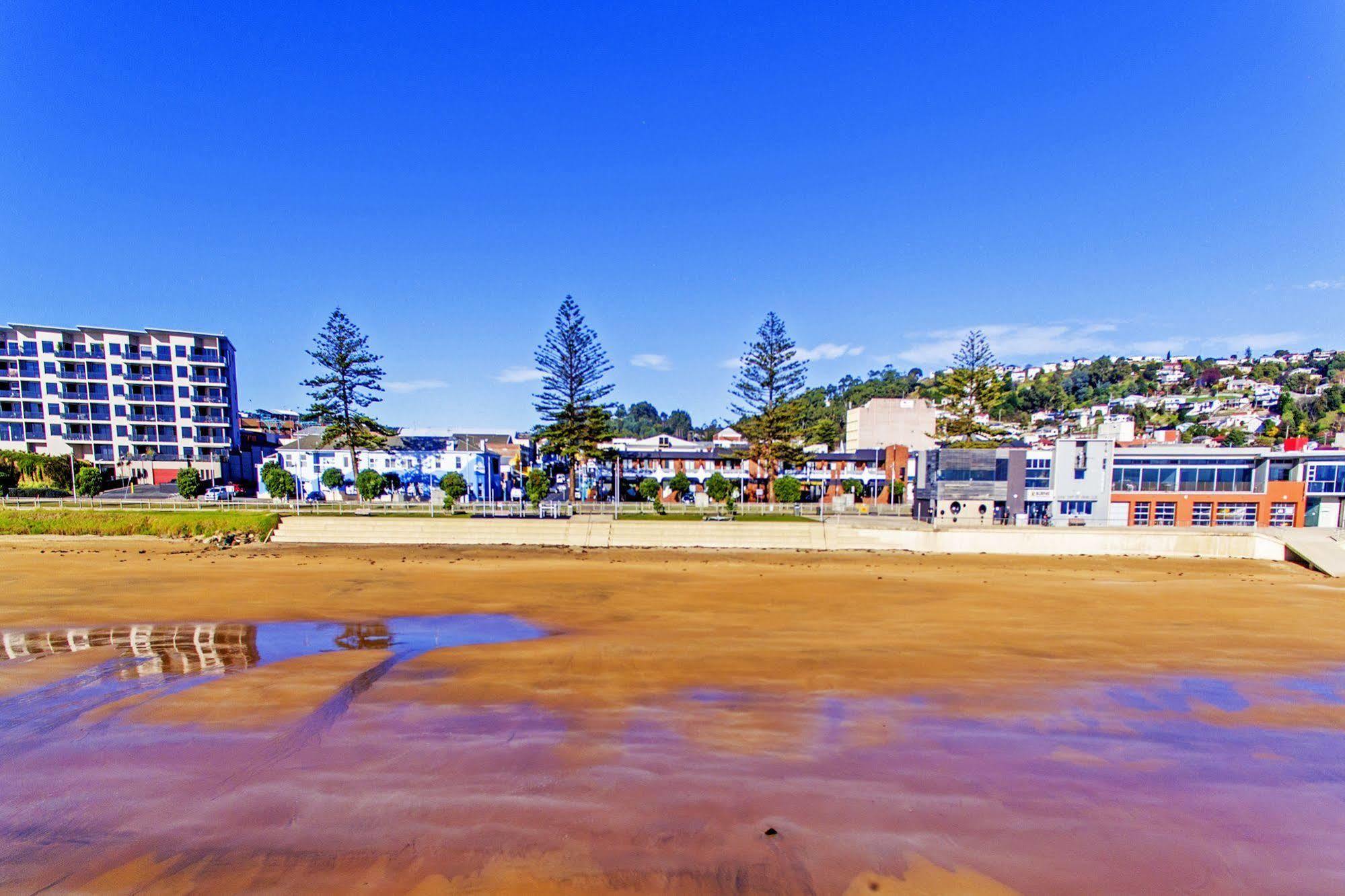 Beachfront Voyager Motor Inn Burnie Exteriör bild