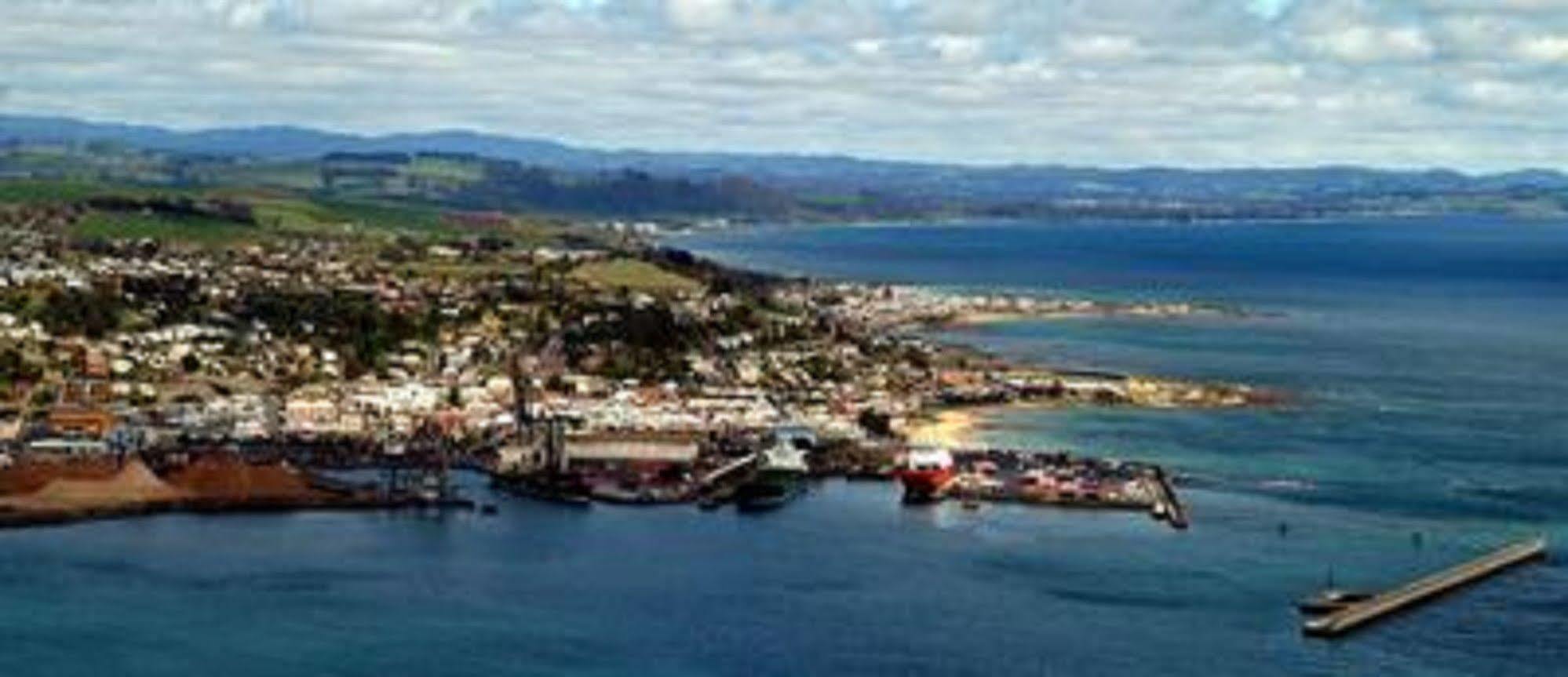 Beachfront Voyager Motor Inn Burnie Exteriör bild
